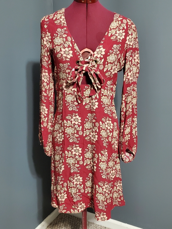American Eagle Outfitters Dresses & Skirts - American Eagle Outfitters Red Floral Tie-Front Long Sleeve Midi Dress Size S